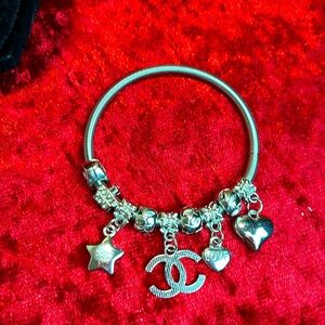 Up cycle bracelet ID number 19.